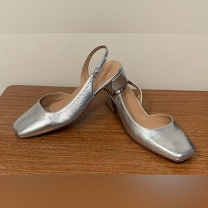 Naturalizer Jayla low-heel slingback pump in silver metallic leather size 9.5